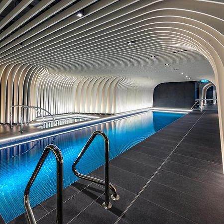 Skye Suites Sydney Sidney Exterior foto The pool at The Standard London