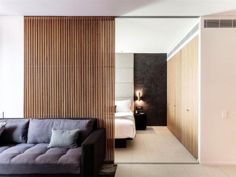 Skye Suites Sydney Sidney Exterior foto A sliding door