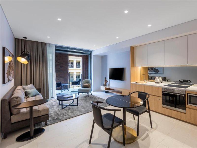 Skye Suites Sydney Sidney Exterior foto A typical apartment at The Standard
