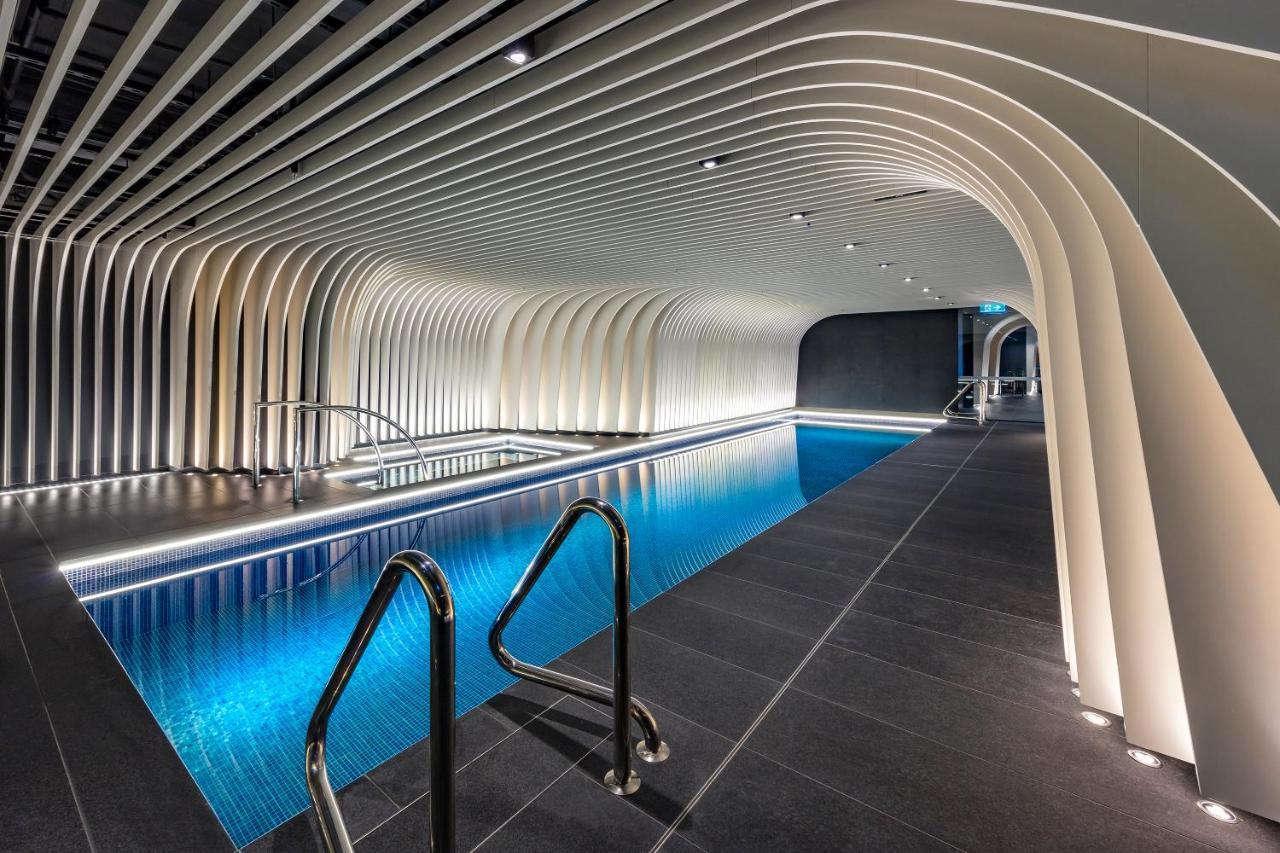 Skye Suites Sydney Sidney Exterior foto The pool at The Standard London