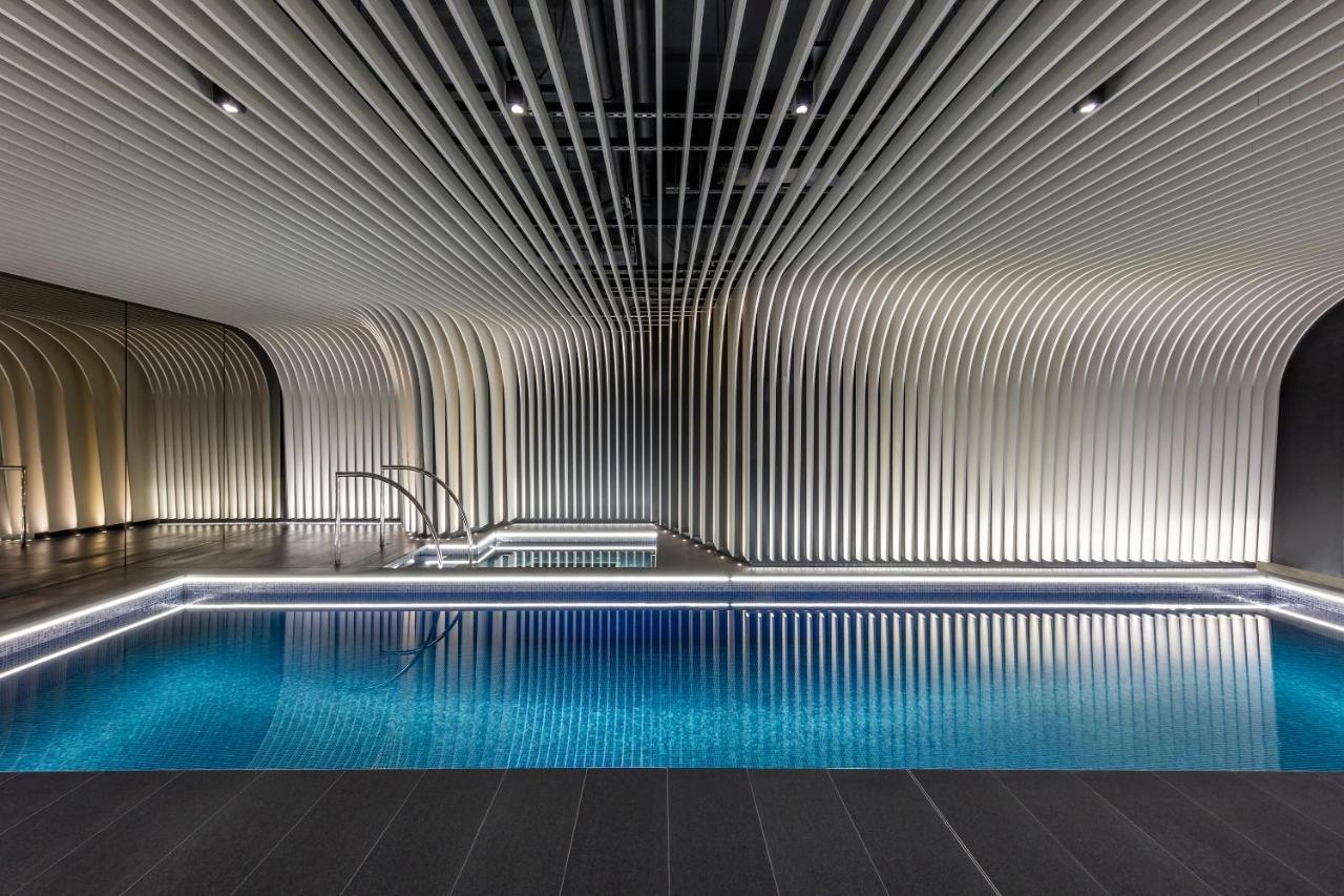 Skye Suites Sydney Sidney Exterior foto The pool at The Standard London