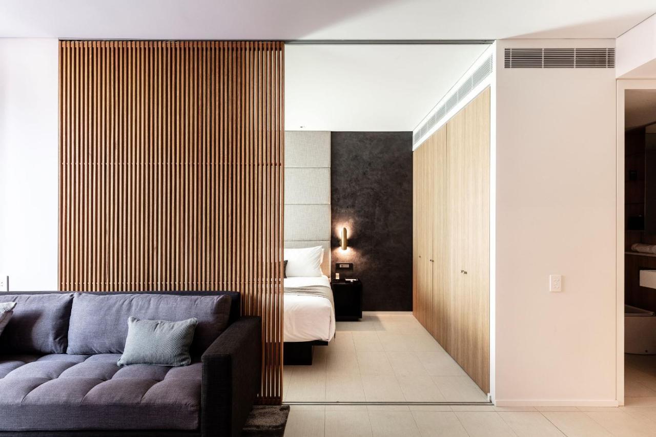 Skye Suites Sydney Sidney Exterior foto A sliding door